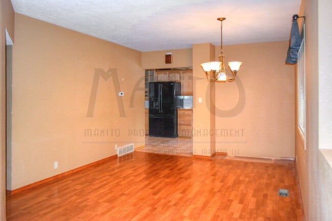 Building Photo - **COMING SOON** Spacious Wandermere Area Home