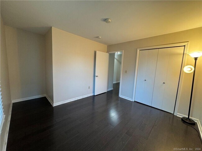 Building Photo - 41 Nash Pl