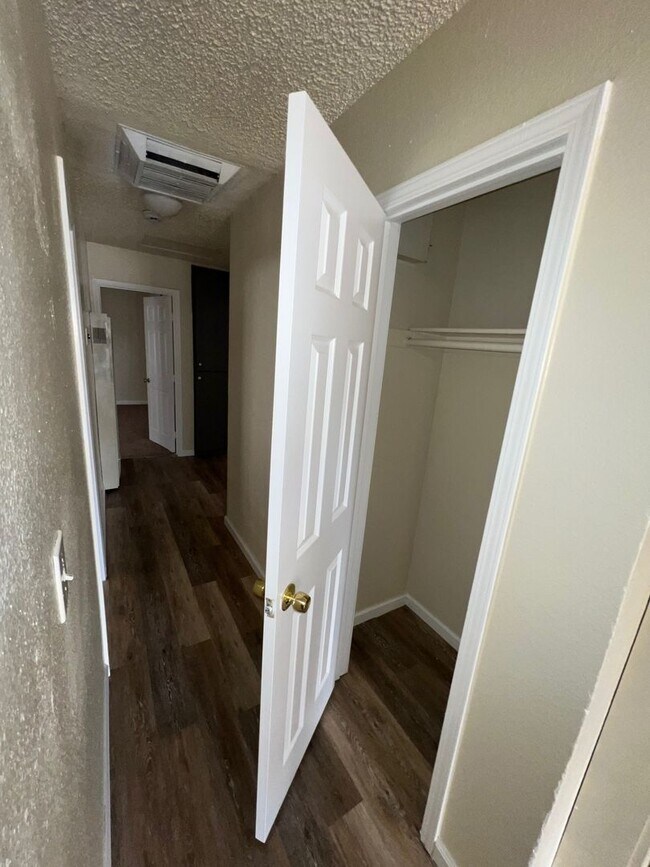 Building Photo - Adelanto Family Neighborhood! $2,100 3 Bedroom, 2 Bath Single Family Home for Rent