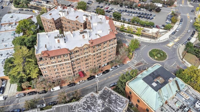 Building Photo - 8 Barstow Rd