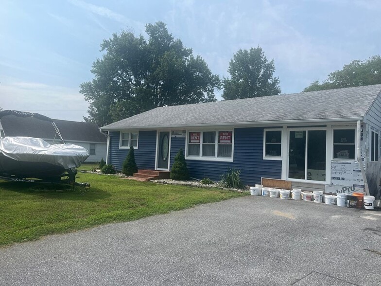 Building Photo - 28250 Layton Davis Rd