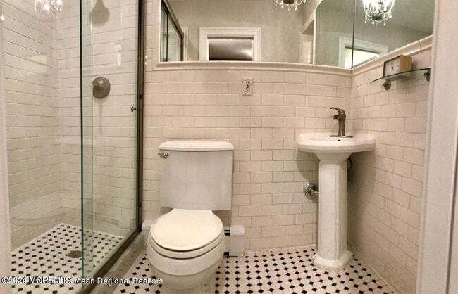 Building Photo - 301 Sixth Ave