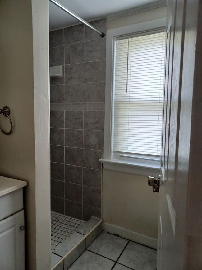 Building Photo - 4 BR single family home