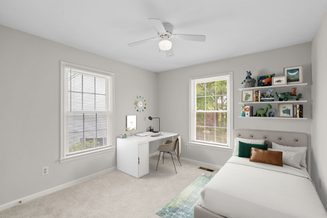 Building Photo - 7073 Kings Manor Dr
