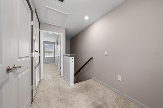 Building Photo - 2060 Viewfinder St