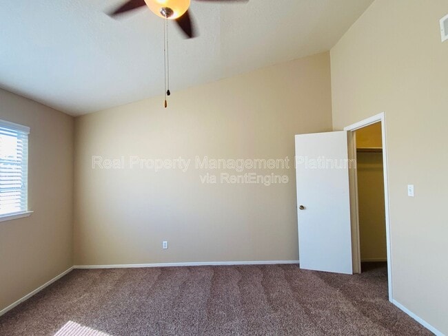 Building Photo - 8153 N Cedar Ave