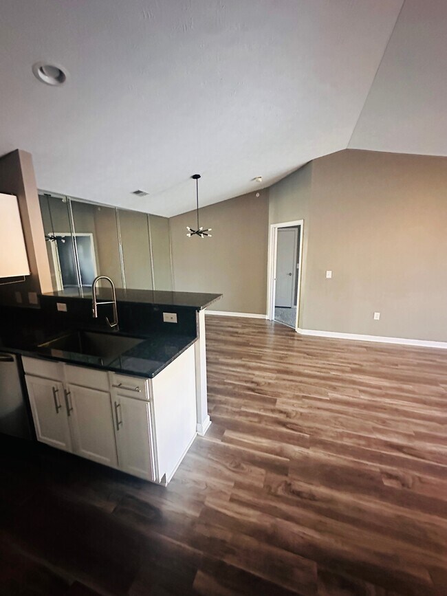 Building Photo - 6518 Jade Stream Ct