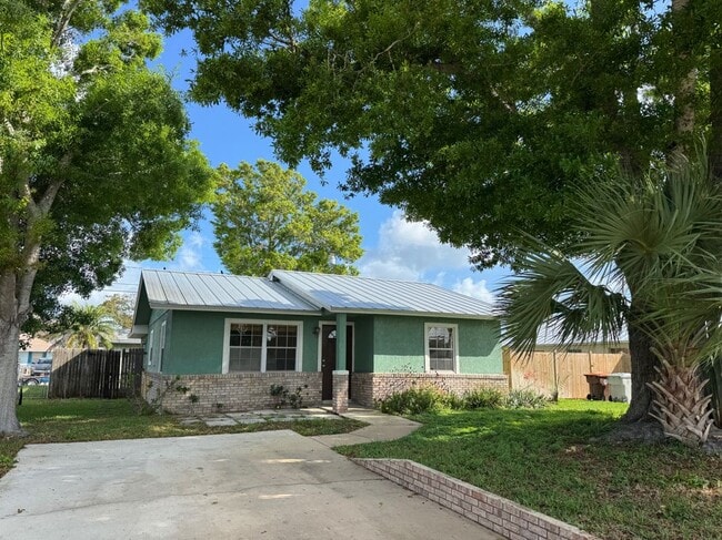 Building Photo - 364 16th St SW