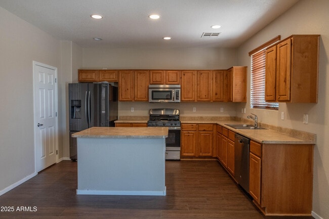 Building Photo - 6231 S Pearl Dr