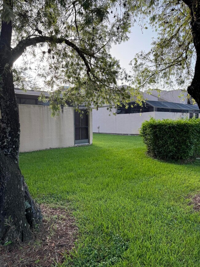 Building Photo - 1041 NW 124th Ave