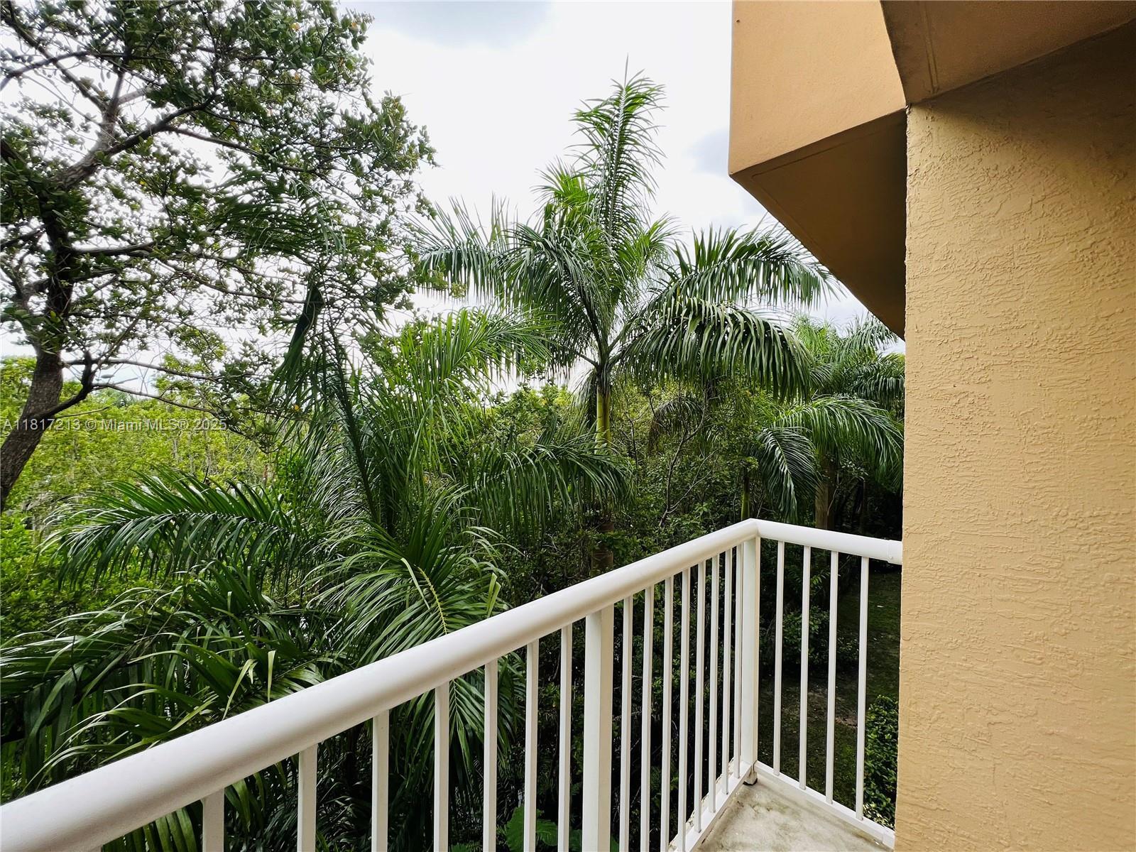SO FLO Real Estate Group 529 E Sheridan St # 302 DANIA BEACH, FL - 529 E Sheridan St