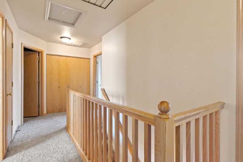 Building Photo - 850 S Overland Trail