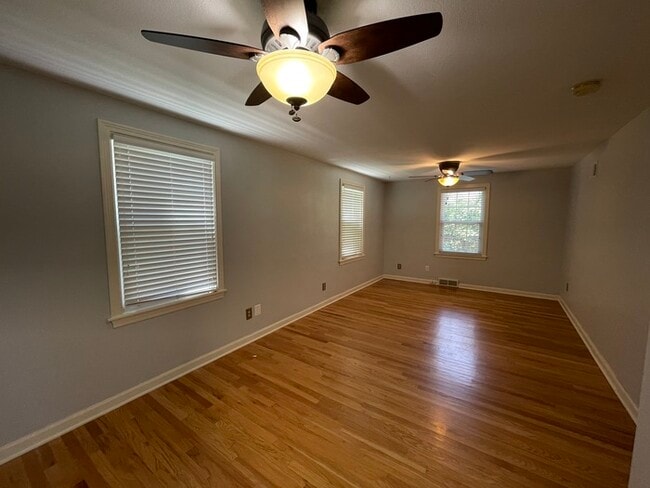 Building Photo - Gorgeous updated 2 bed/2 bath PV charmer
