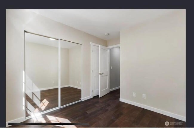 Building Photo - 2 bedroom in Seattle WA 98106