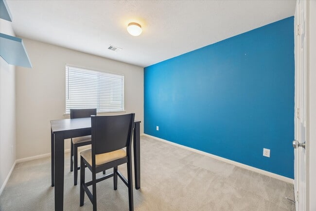 Building Photo - 6538 Wilshire Fern