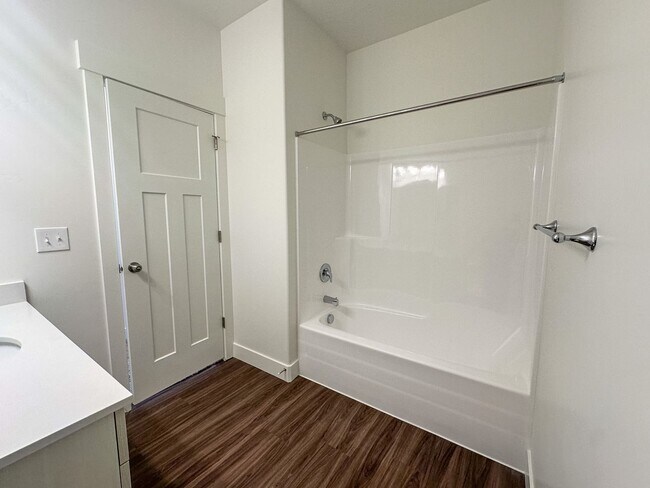 Building Photo - Modern Living in Lehi | New Build | Silico...