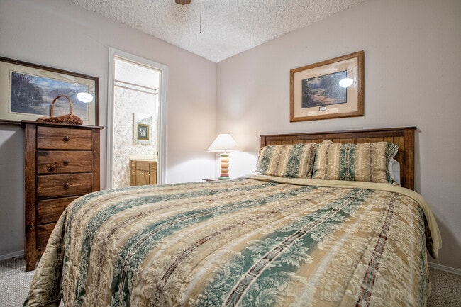 Building Photo - 16 Dulzura Ln