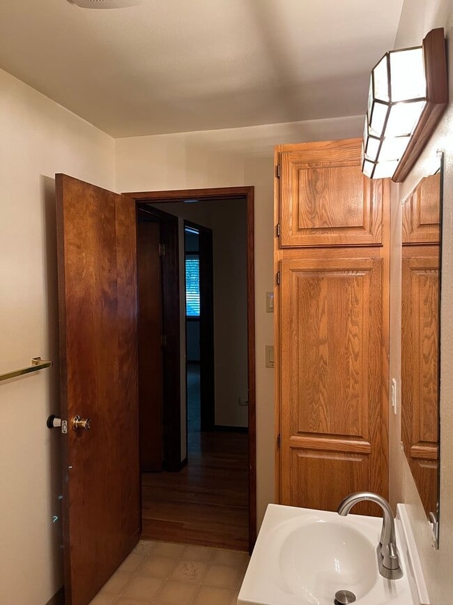 Building Photo - Mid-Mod on Missoula- Single Story!