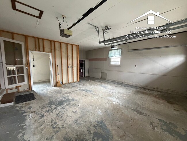 Building Photo - 1803 N School Blvd