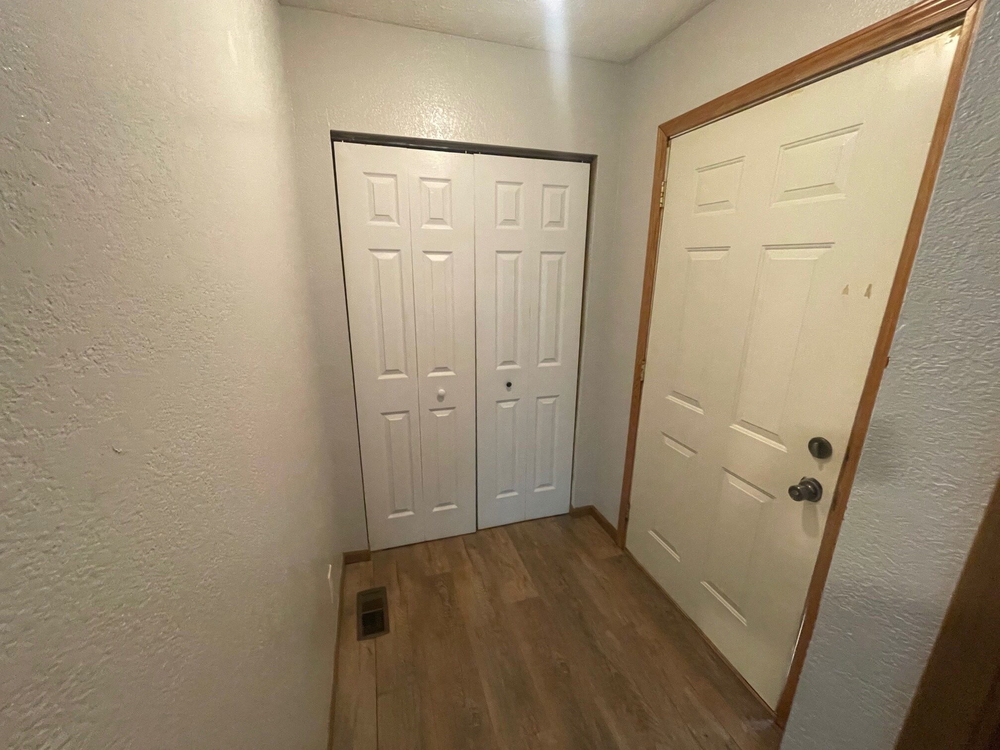 Building Photo - 1787 Apartment Dr