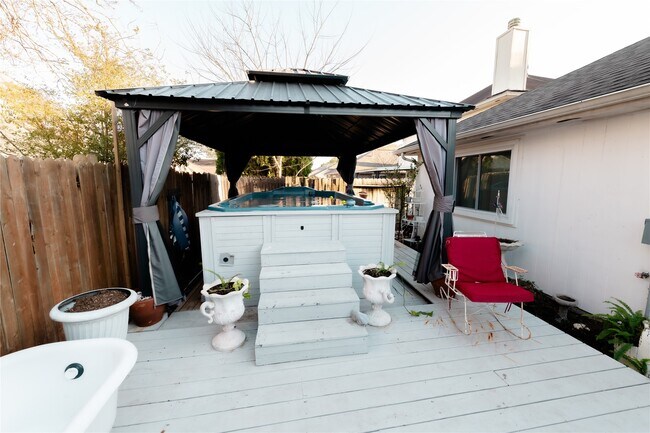 Building Photo - 18306 Campbellford Dr