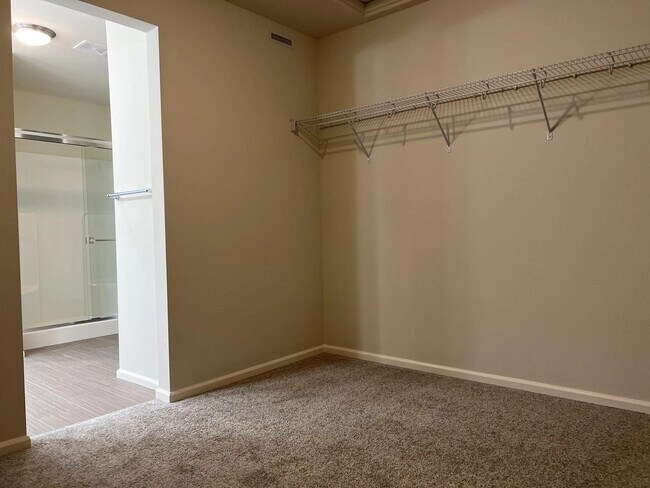 Building Photo - Enormous Two-Story Home- Available January 9th