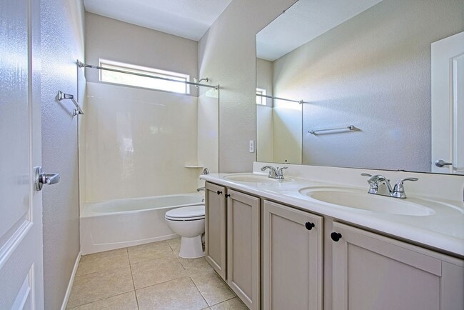 Building Photo - 938 E Indian Wells Pl