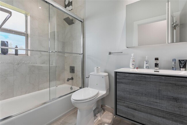 Building Photo - 18460 NE 30th Ave