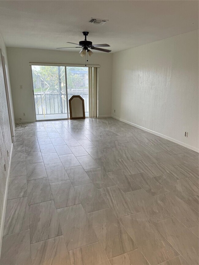 Building Photo - 7901 S Colony Cir