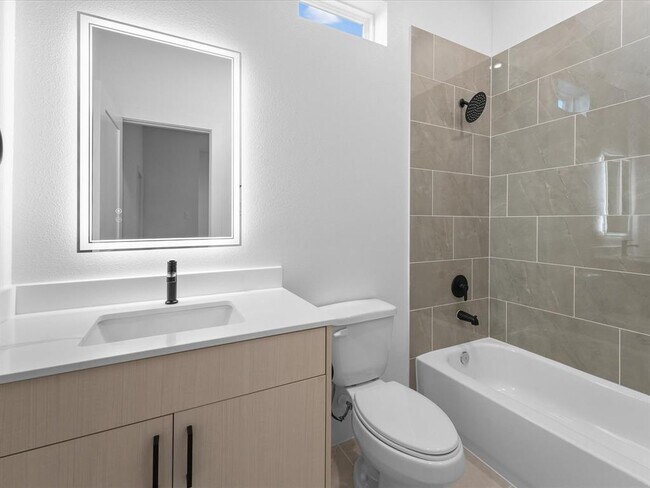 Building Photo - 227 Noras Ln