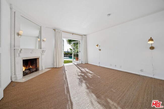 Building Photo - 8050 Mulholland Dr