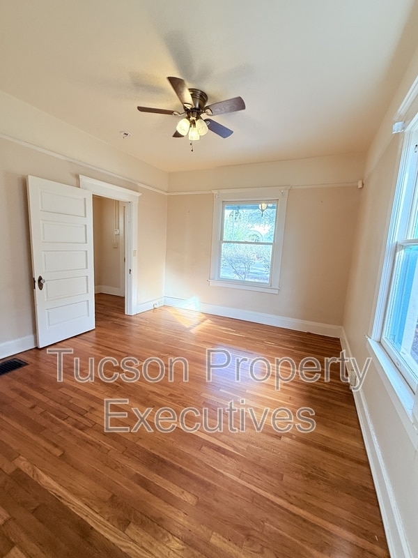 Building Photo - 340 S Scott Ave