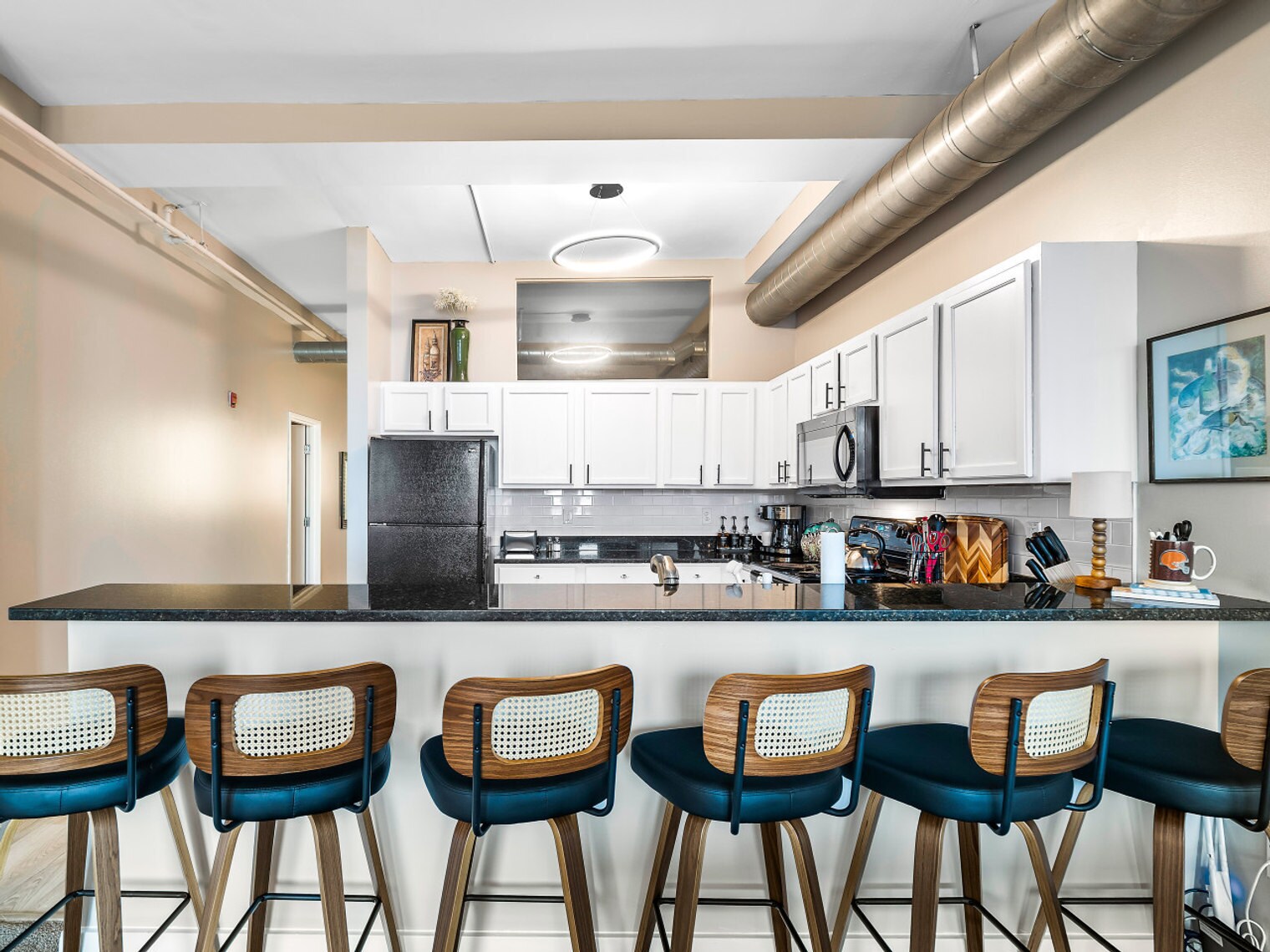 Building Photo - 1211 W 9th St