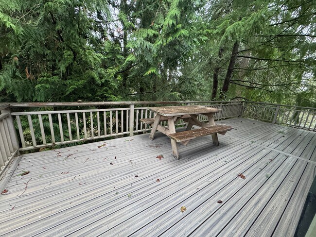 Building Photo - 11022 Palisades Ave SW