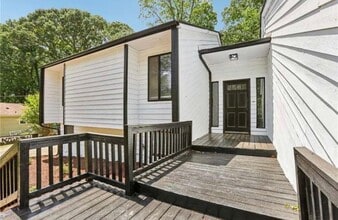 Building Photo - 5500 Gibson Dr