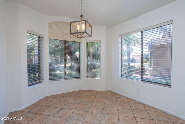 Building Photo - 1452 W Blue Ridge Way