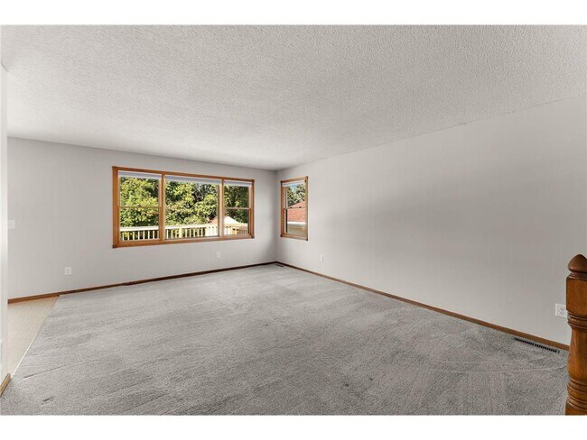 Building Photo - 783 Hiawatha Ave