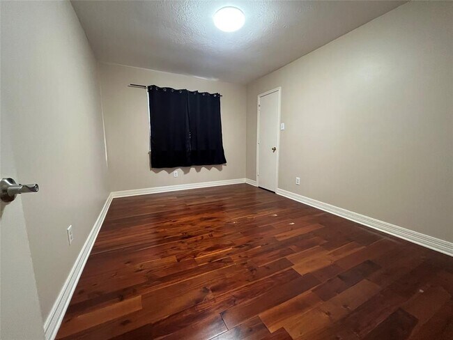Building Photo - 11830 Meadow Pl Dr