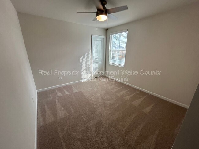 Building Photo - 262 Hunting Wood Dr