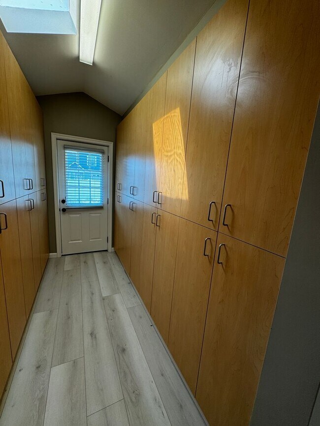 Building Photo - n651 S. 83rd Ave