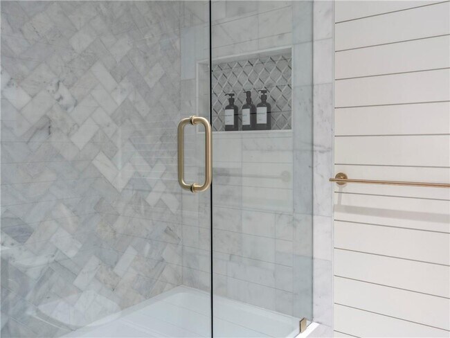 Building Photo - 7 Dearborn St