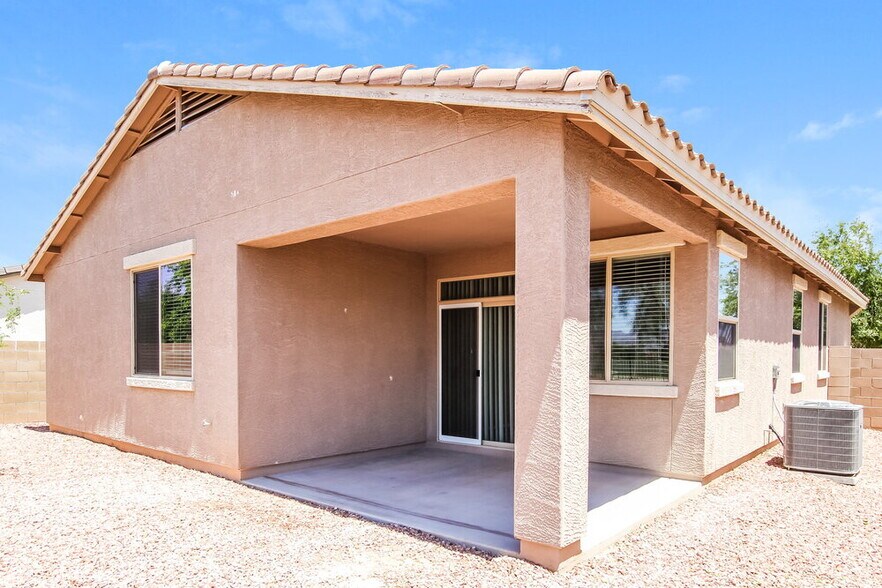 Building Photo - 1072 S 177th Dr