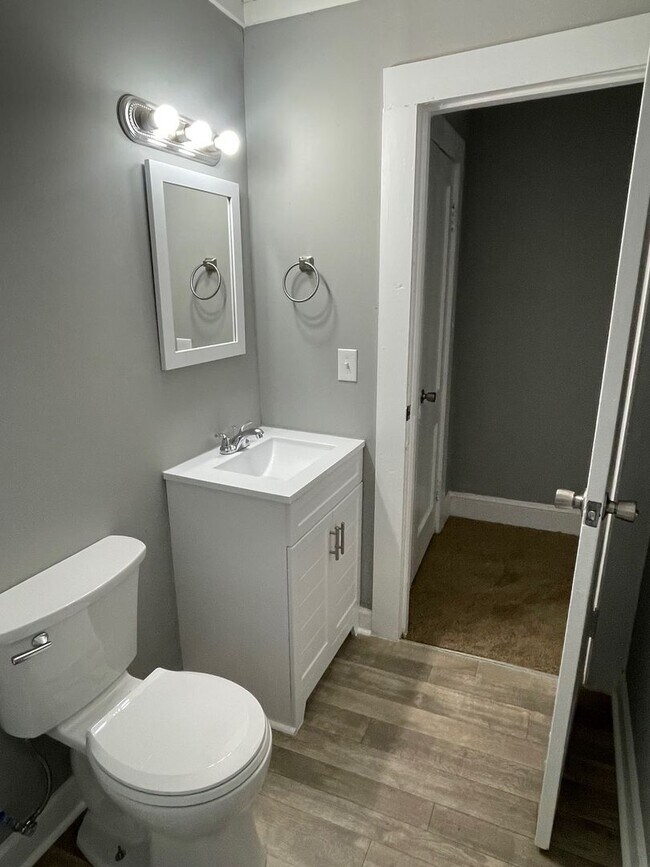 Building Photo - 383