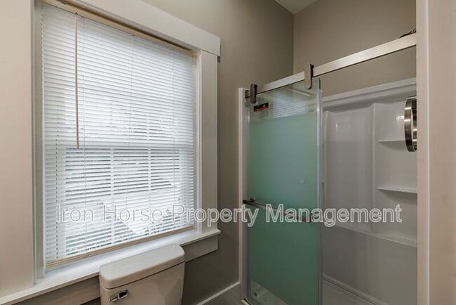 Building Photo - 1760 Old West Broad St