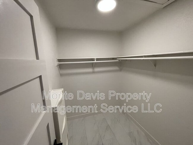 Building Photo - 9908 Brasher Dr