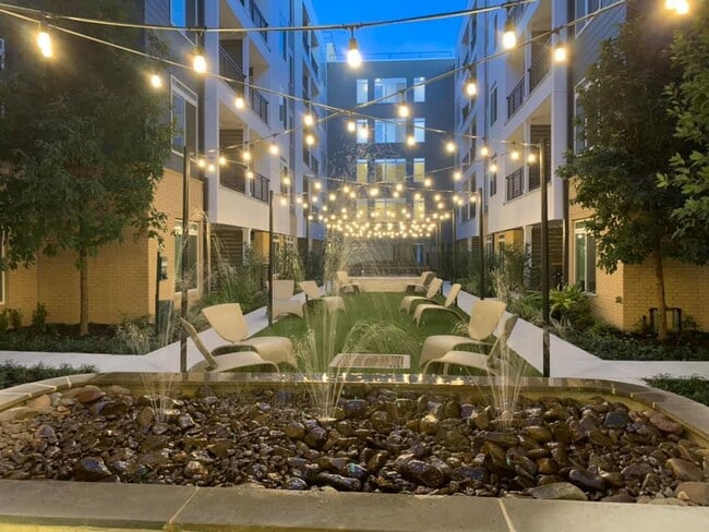 Building Photo - 120 Ninth Street