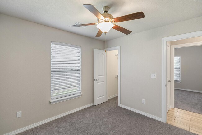 Building Photo - 1230 Gardenia St