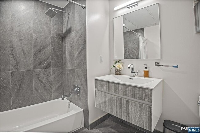 Building Photo - 6401 Park Ave