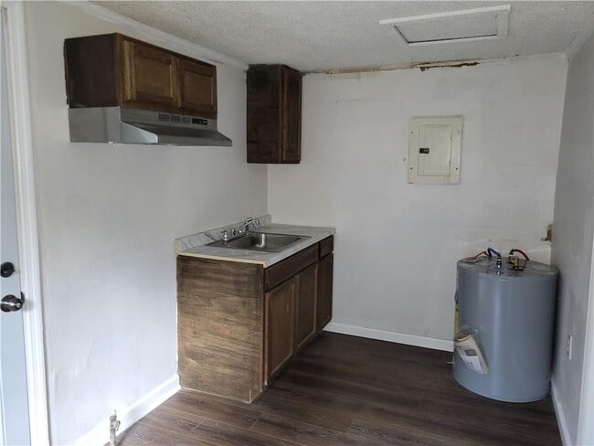 Building Photo - 3716 Piedmont Dr