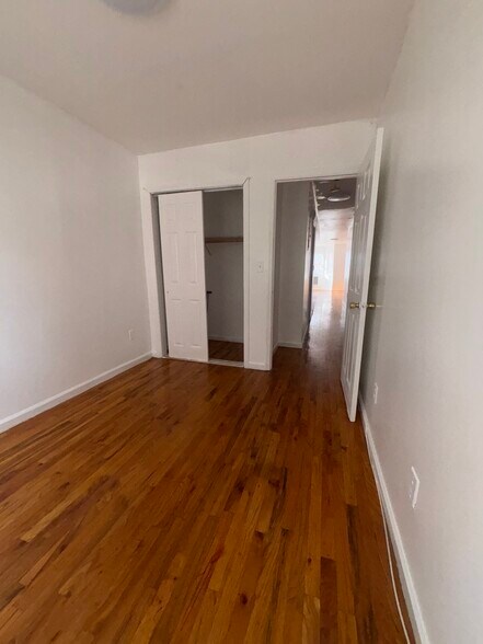 Building Photo - 245 E 28th St